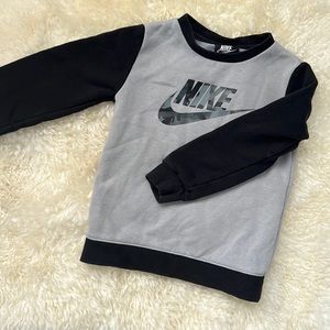 NIKE Sweatshirt 3-4T